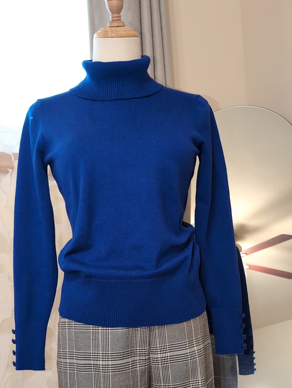 Cupio Women's Size Medium Long Sleeve Cobalt Blue Ribbed Hem Turtleneck Sweater